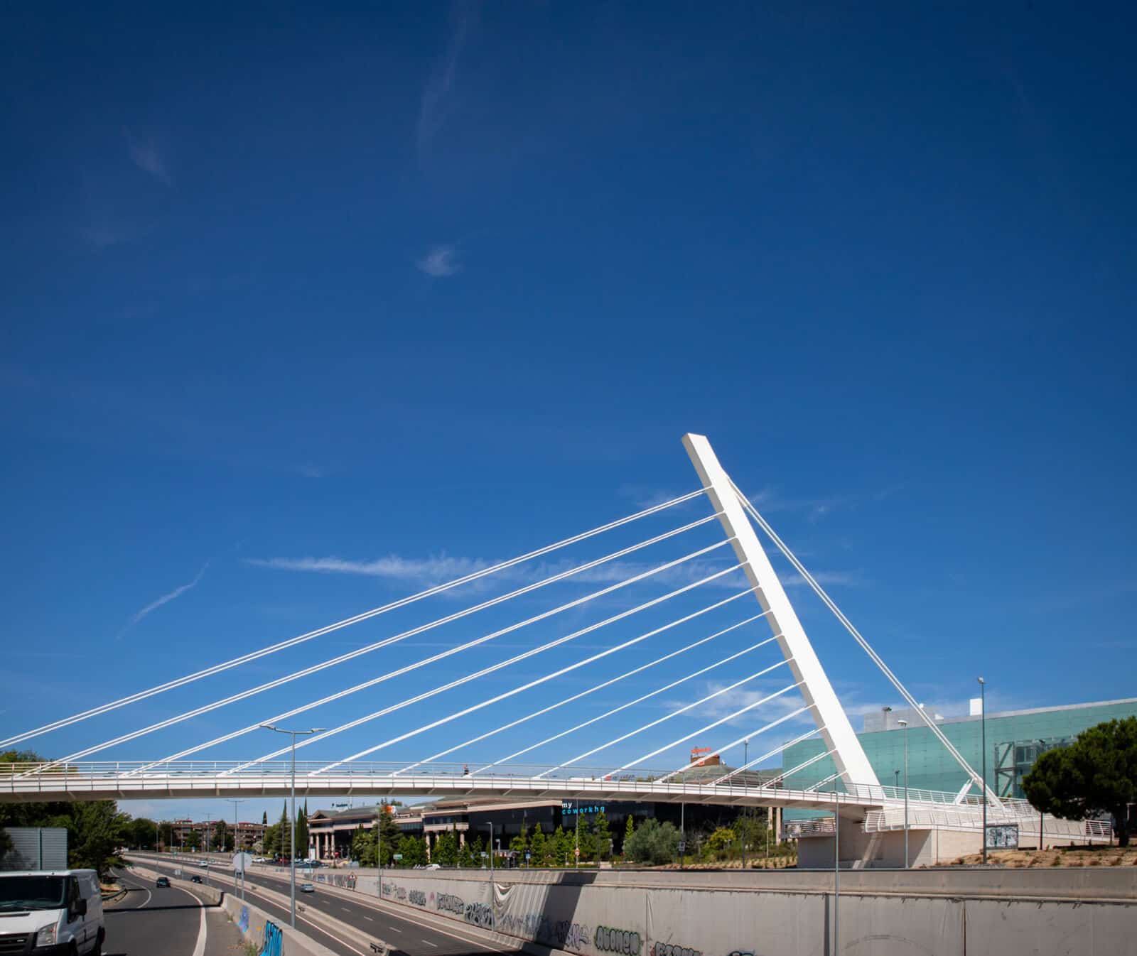 Pozuelo Footbridge with its inclined mast and tie bars
